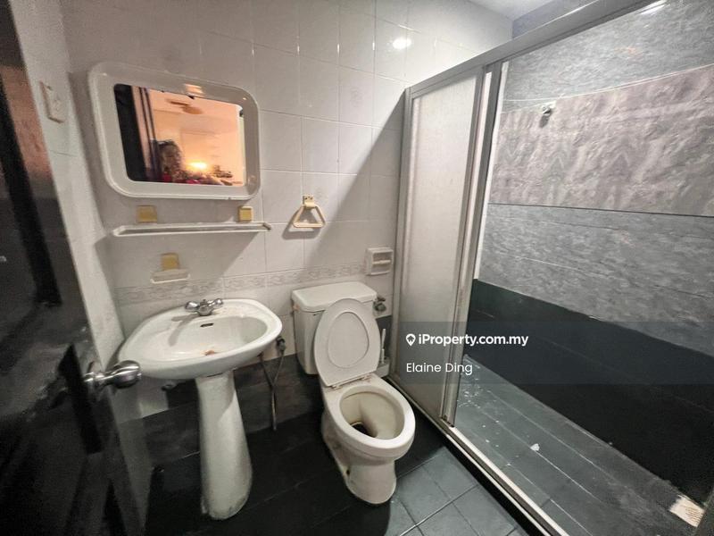 Townhouse for Sale in Country Heights, Kajang by Elaine Ding - Bathroom - iProperty.com.my