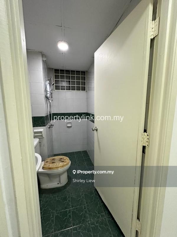For Rent - Maxwell Towers