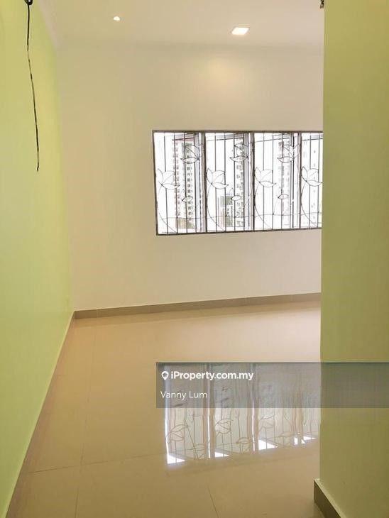Rumah Berkembar untuk Dijual di Bandar Puteri Puchong, Puchong oleh Vanny Lum - iProperty.com.my