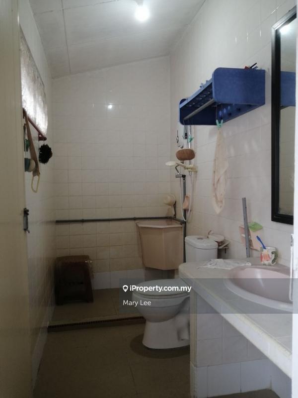 Semi-Detached House untuk Dijual di Mount Erskine, Tanjung Tokong oleh Mary Lee - Master bathroom - iProperty.com.my