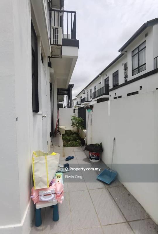 Rumah Teres 2-Tingkat untuk Dijual di [End Lot] Eco Graham Garden Bandar Puncak Alam, Puncak Alam oleh Elwin Ong - iProperty.com.my