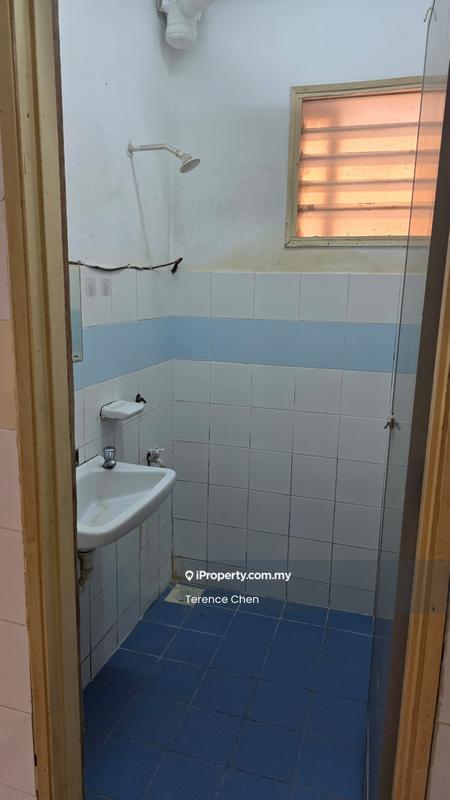 Pangsapuri untuk Dijual di Pangsapuri Seri Jati oleh Terence Chen - Bathroom - iProperty.com.my