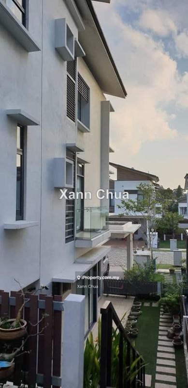 Rumah Berkembar untuk Dijual di Taman Equine, Seri Kembangan oleh Xann Chua - iProperty.com.my