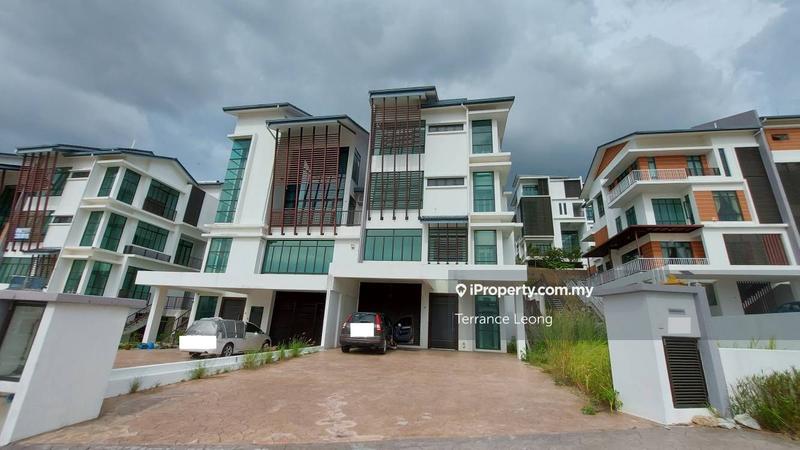 Bungalow House untuk Dijual di Kingsley Hills , Putra heights , subang jaya, Subang Jaya oleh Terrance Leong - iProperty.com.my