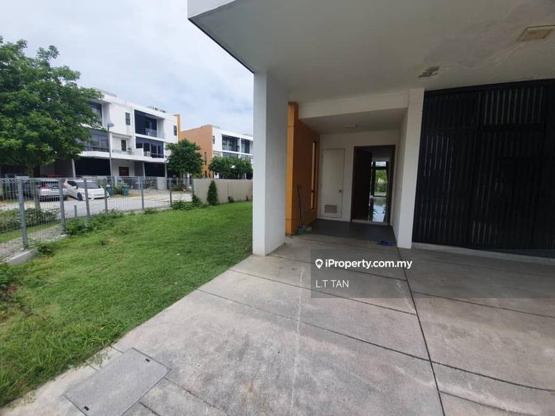 Rumah Teres 3-Tingkat untuk Dijual di Lake Fields, Sungai Besi oleh L.T TAN - iProperty.com.my