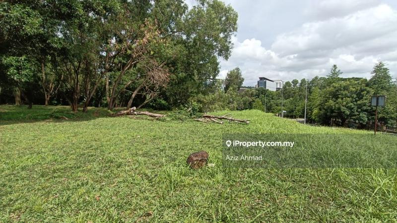 Bungalow Land for Sale in Presint 8, Presint 8 by Aziz Ahmad - iProperty.com.my