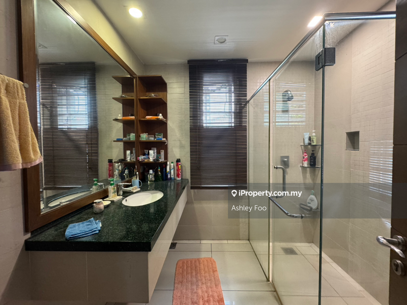 Banglo untuk Dijual di SS3, Petaling Jaya oleh Ashley Foo - Master bedroom outdoor shower - iProperty.com.my
