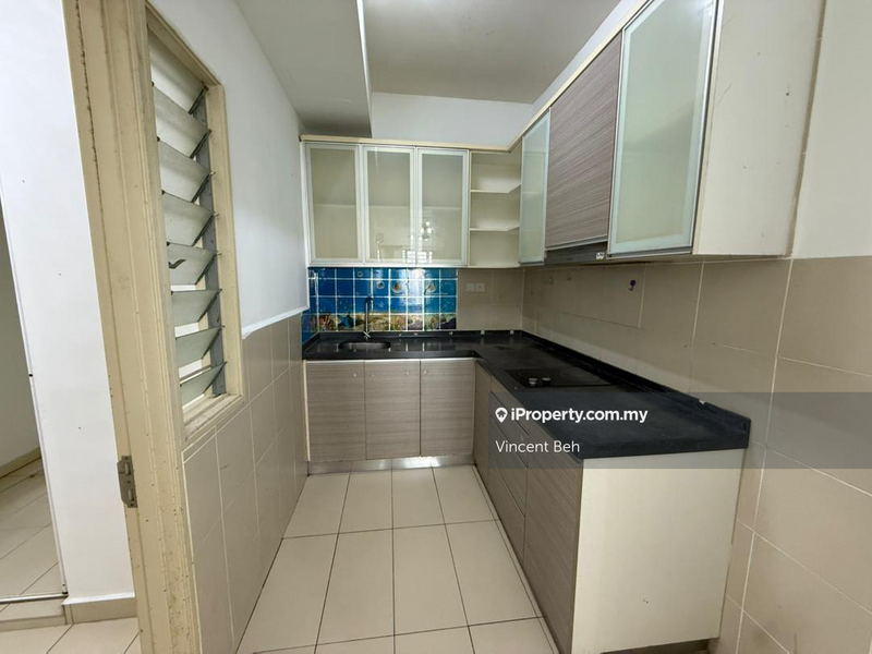 For Rent - Tiara Mutiara / The Crown