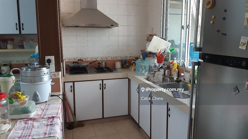 Rumah Berkembar untuk Dijual di Seksyen 22, Damansara Jaya, Petaling Jaya oleh Celia Chew - iProperty.com.my