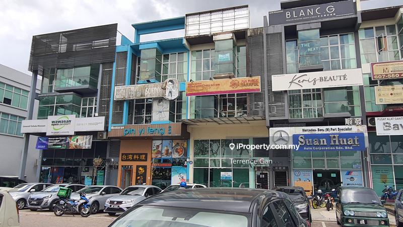 For Sale - DANGA UTAMA  3.5 STOREY SHOP JALAN PERTAMA 1 FRONTING MAIN ROAD NEAR SUTERA UTAMA SKUDAI