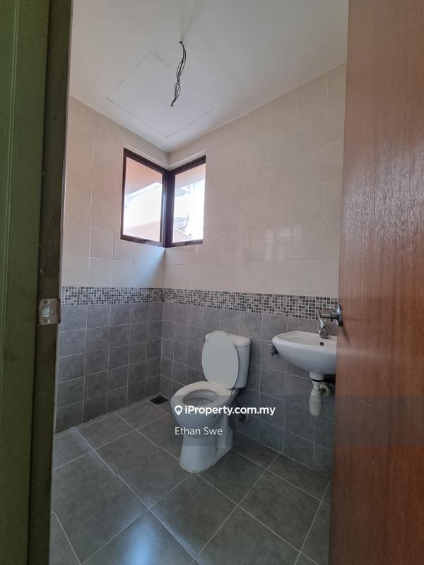 Bungalow House for Sale in Bukit Rahman Putra, Sungai Buloh by Ethan Swe - iProperty.com.my