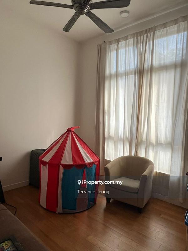 Rumah Teres 3-Tingkat untuk Dijual di Serdang, Seri Kembangan oleh Terrance Leong - iProperty.com.my