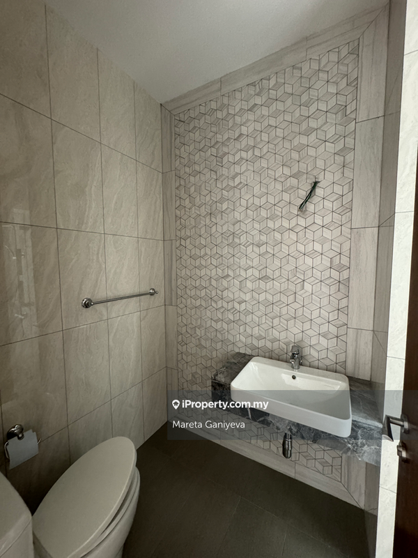 Rumah Berangkai 3 Tingkat untuk Dijual di Mont Kiara, Kuala Lumpur oleh Mareta Ganiyeva - iProperty.com.my