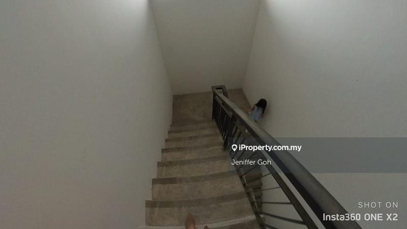 For Sale - 3 storey shop office with individual lift for sale