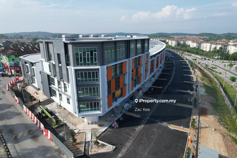 For Rent - Rawang Tasik Puteri Ground Floor Shop For Rent Facing Main Road Crowded Matured Area