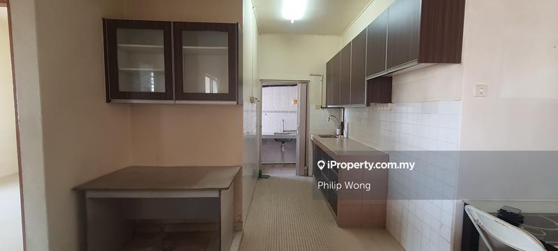 Pangsapuri untuk Dijual di Taman Serdang Raya Seksyen 3 Apartment oleh Philip Wong - iProperty.com.my