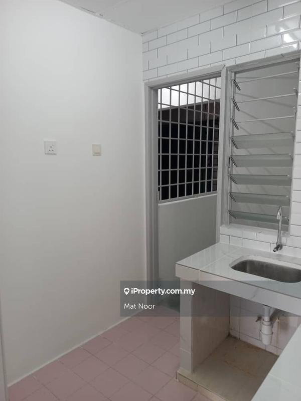 Pangsapuri untuk Dijual di Ilham Apartment oleh Mat Noor - iProperty.com.my