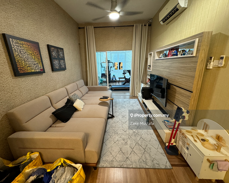 Rumah Berkembar untuk Dijual di Seksyen 13, Shah Alam oleh Zakir Mustafa - Upstairs family hall - iProperty.com.my