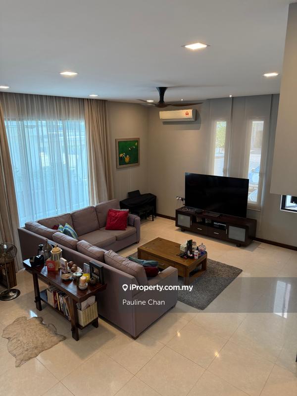 Rumah Berkembar untuk Dijual di Taman Equine, Seri Kembangan oleh Pauline Chan - iProperty.com.my