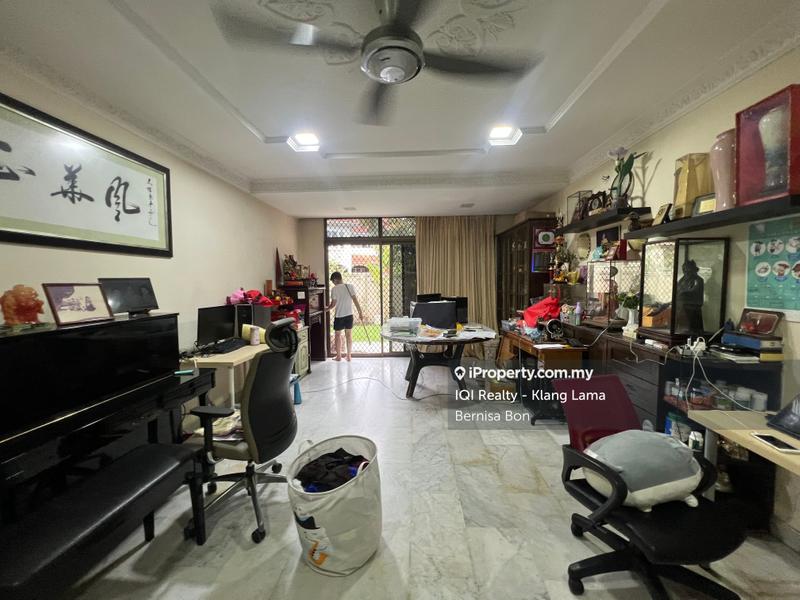 Bungalow House for Sale in Taman Paramount, Petaling Jaya by Bernisa Bon - iProperty.com.my