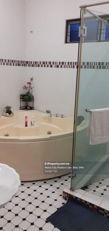 Bungalow House for Sale in Seksyen 8, Kota Damansara by Jordan Teh - iProperty.com.my