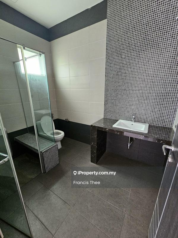 Bungalow House for Sale in Saujana Impian Golf & Country Club, Kajang by Francis Thee - Bathroom - iProperty.com.my