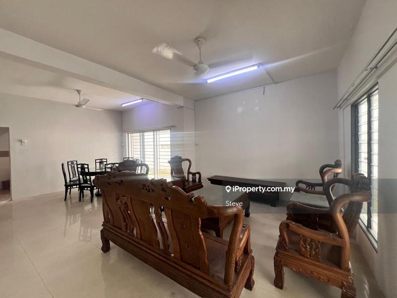 Rumah Berkembar untuk Dijual di Bandar Putra Permai, Seri Kembangan oleh Steve - iProperty.com.my