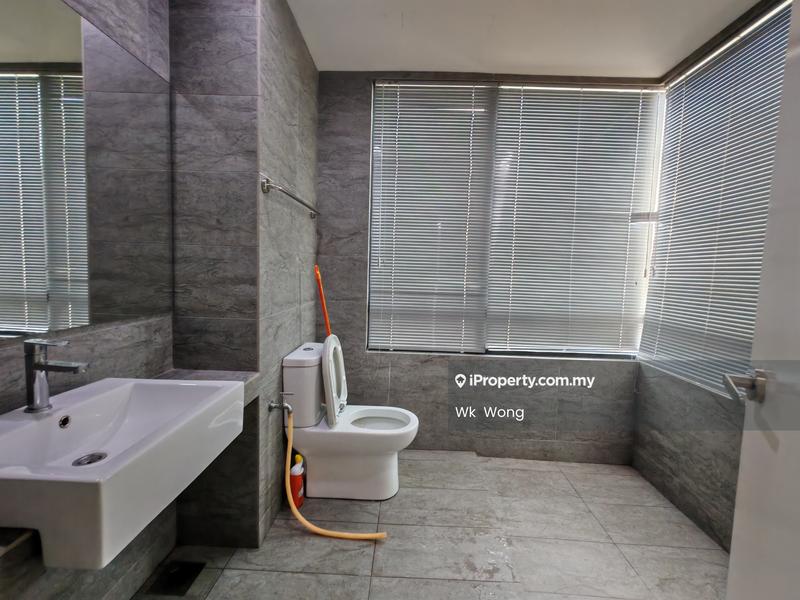 Kediaman Servis untuk Disewa di Woodsbury Suites oleh Wk Wong - Bathroom - iProperty.com.my