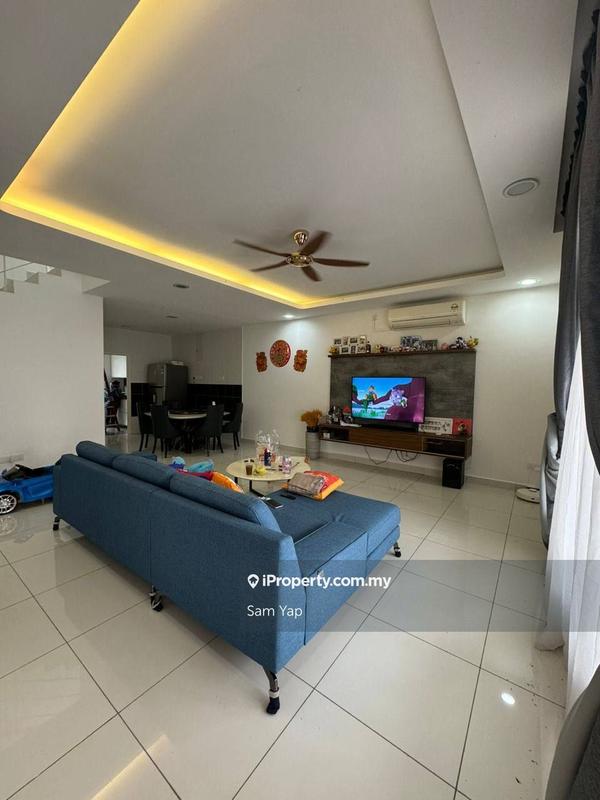 For Rent - Twin Galaxy (Dwi Galaksi)