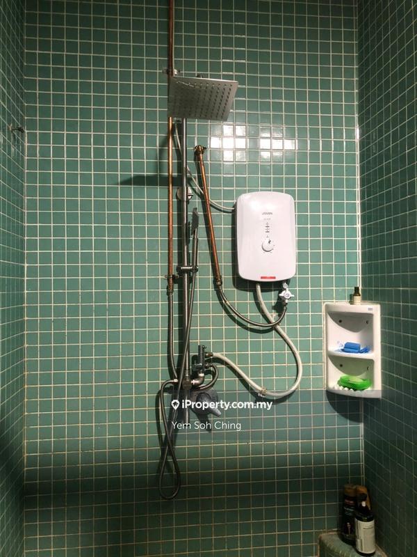 Service Residence for Sale in Holiday Place (D-Villa Residence) by Yem Soh Ching - iProperty.com.my