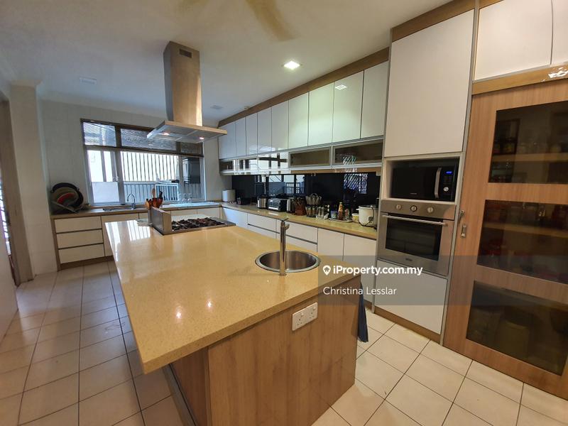 Rumah Teres 2.5-Tingkat untuk Dijual di USJ Heights, Subang Jaya oleh Christina Lesslar - iProperty.com.my
