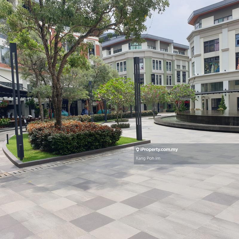 For Rent - Plaza Arkadia