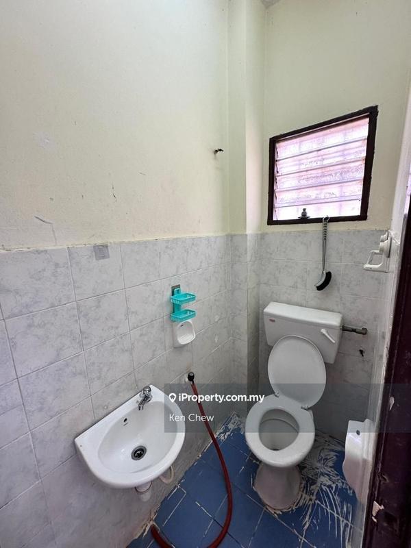 Rumah Teres 2-Tingkat untuk Dijual di Taman Pinggiran Putra, Seri Kembangan oleh Ken Chew - iProperty.com.my