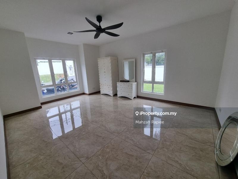 Bungalow House for Sale in Country Heights, Kajang by Mahzah Rapiee - iProperty.com.my