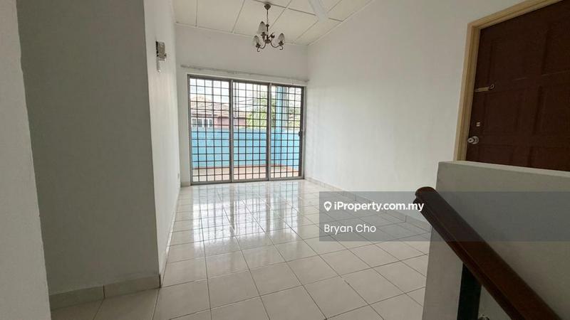 Rumah Berangkai 2 Tingkat untuk Dijual di Taman Prima Saujana, Kajang oleh Bryan Cho - Living Room - iProperty.com.my