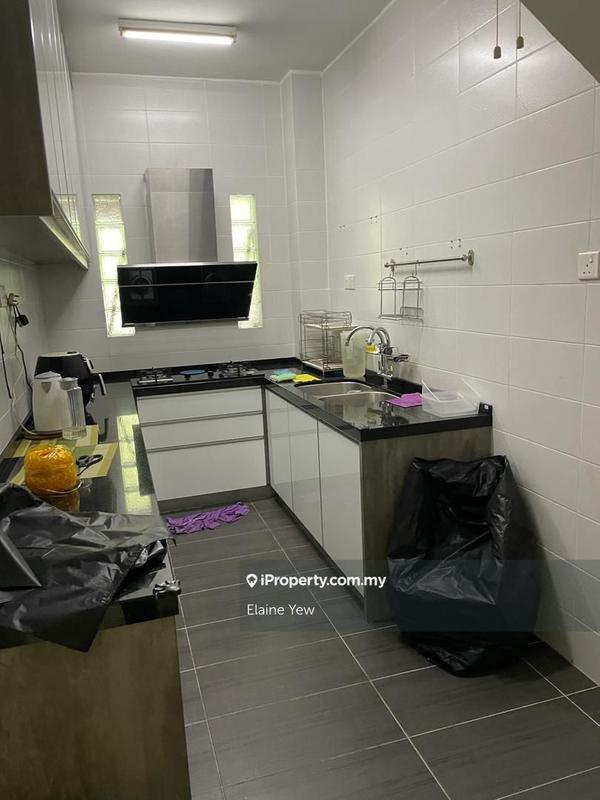 Rumah Bandar untuk Dijual di Aman Siara, Selayang oleh Elaine Yew - iProperty.com.my
