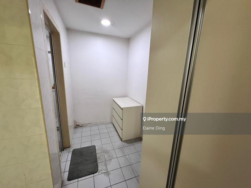Rumah Bandar untuk Dijual di Country Heights, Kajang oleh Elaine Ding - iProperty.com.my