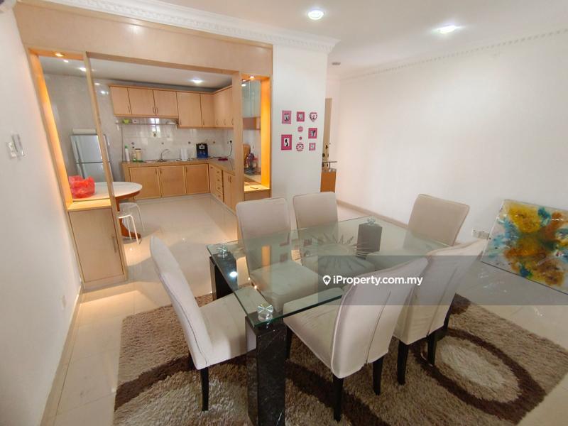 For Sale - Vila Banyan