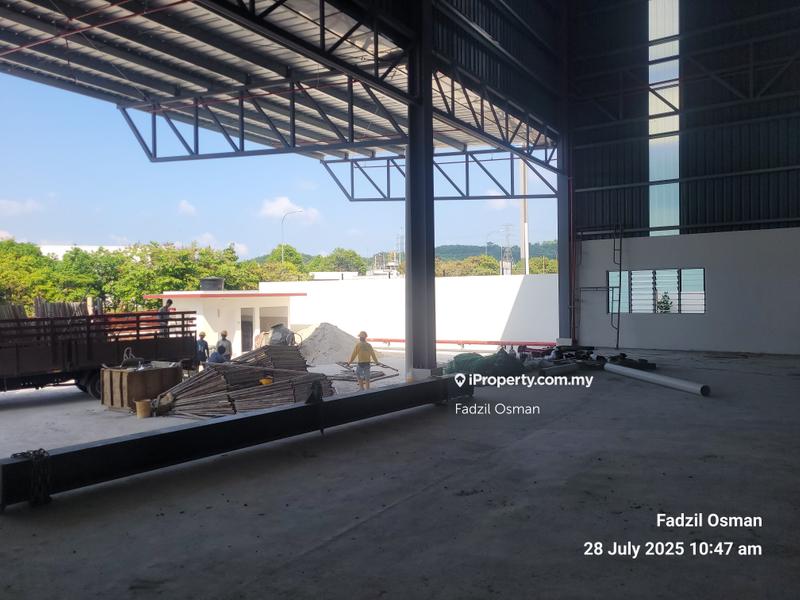 Kilang Terpisah untuk Disewa di Bandar Sri Sendayan, Negeri Sembilan oleh Fadzil Osman - iProperty.com.my