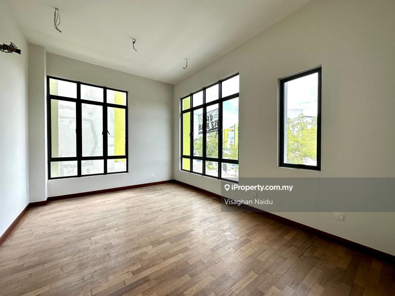 Bungalow House for Sale in Bandar Country Homes, Rawang by Visaghan Naidu - iProperty.com.my