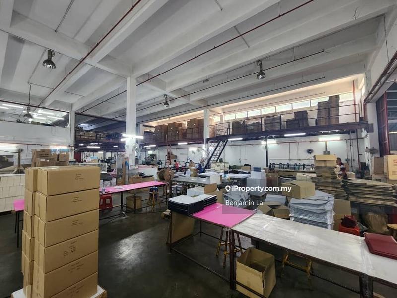 For Sale - Kawasan Perusahaan PKNS Batu 17 Rawang 3 Storey Detached Factory For Sale