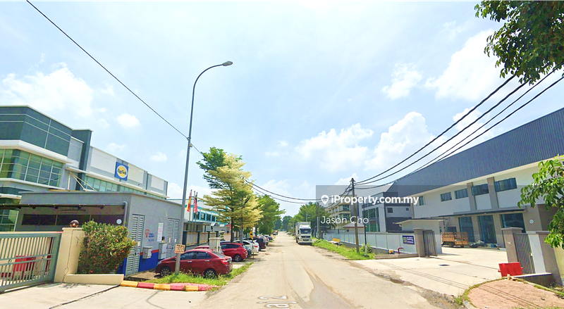 Semi-D Factory for Sale in LAND AREA 16,000SF, TENANTED, MATURED AREA, Puncak Alam by Jason Cho - iProperty.com.my