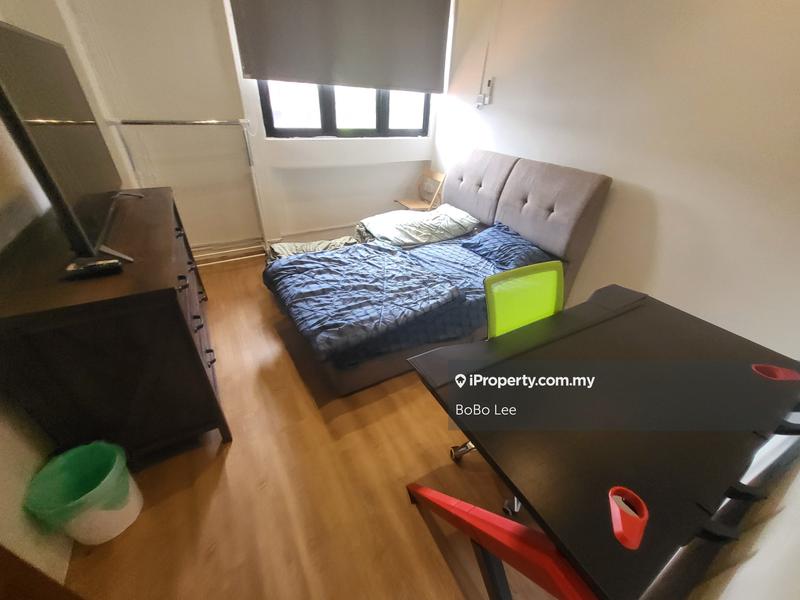 Rumah Berangkai 3 Tingkat untuk Dijual di Taman Salak Selatan, Salak South oleh BoBo Lee - iProperty.com.my