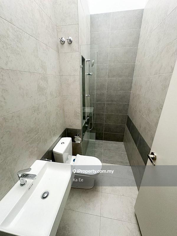 Rumah Berangkai 2 Tingkat untuk Dijual di Hampton Residences Bandar Seri Coalfields, Sungai Buloh oleh Ka Ee - iProperty.com.my