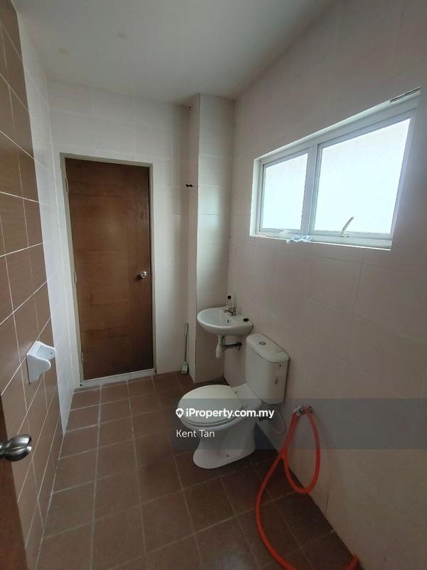 Rumah Berangkai 2.5 Tingkat untuk Dijual di Suria Tropika, Seri Kembangan oleh Kent Tan - iProperty.com.my