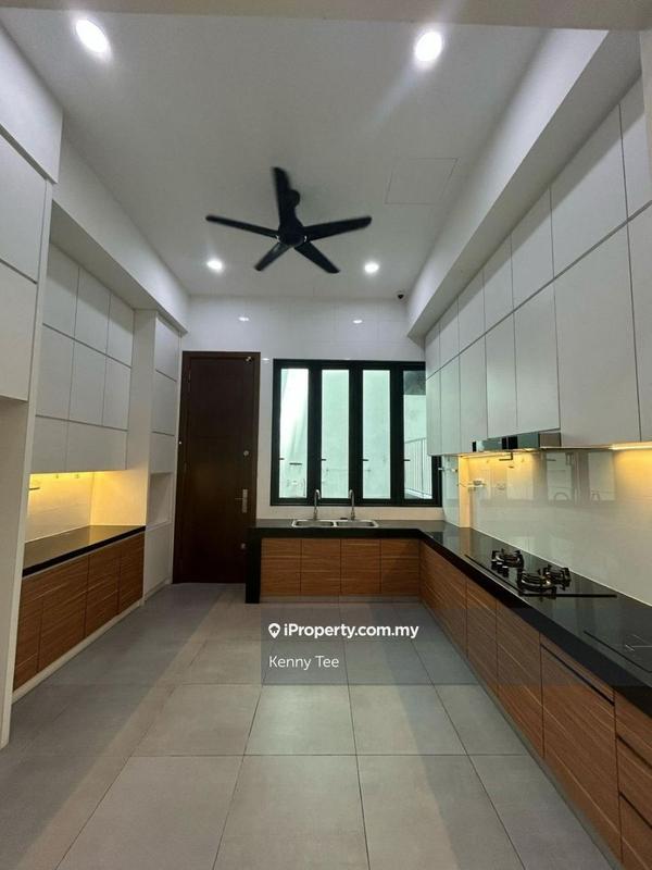 Bungalow House untuk Dijual di Country Heights Damansara, Kuala Lumpur oleh Kenny Tee - iProperty.com.my