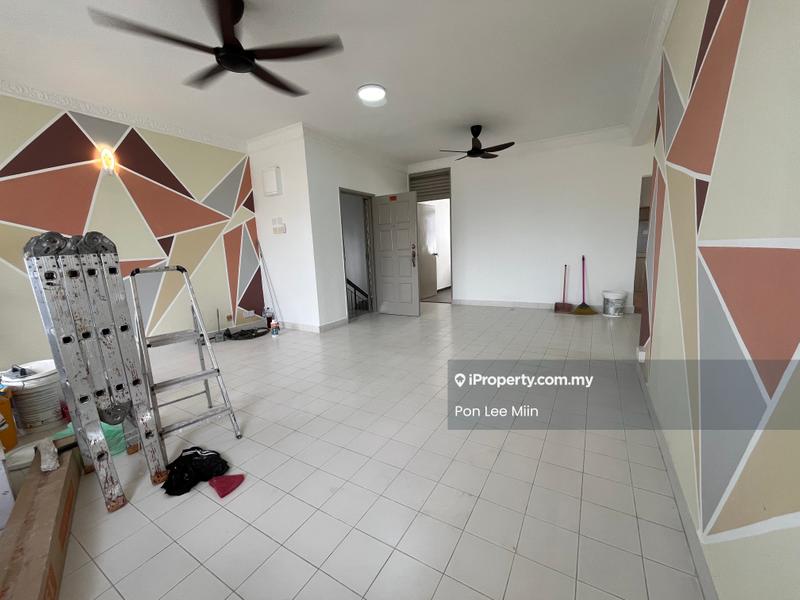 Pangsapuri untuk Disewa di Manor Apartment oleh Pon Lee Miin - Living Room - iProperty.com.my
