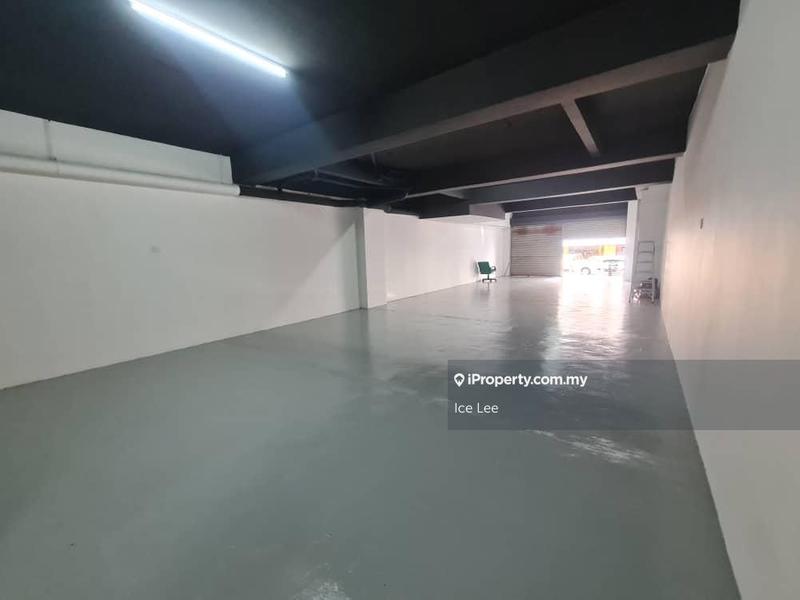 For Sale - Bandar Bukit tinggi ground floor shop for sale