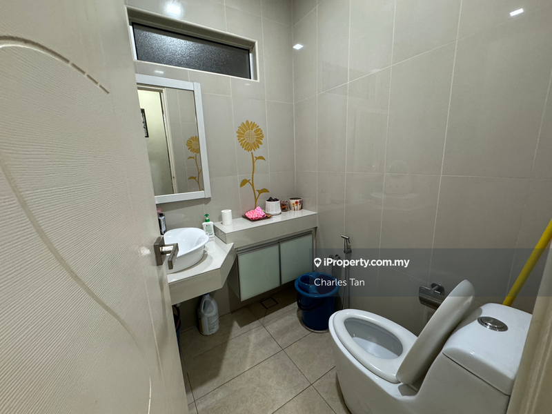 Rumah Berkembar untuk Dijual di Bandar Kinrara Seksyen 5, Bandar Kinrara oleh Charles Tan - iProperty.com.my