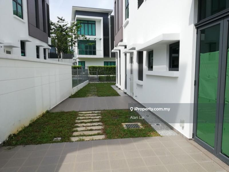 Semi-Detached House for Sale in Sejati Residence 3 storey Semi-D Cyberjaya Garden, Cyberjaya by Alan Lai - iProperty.com.my